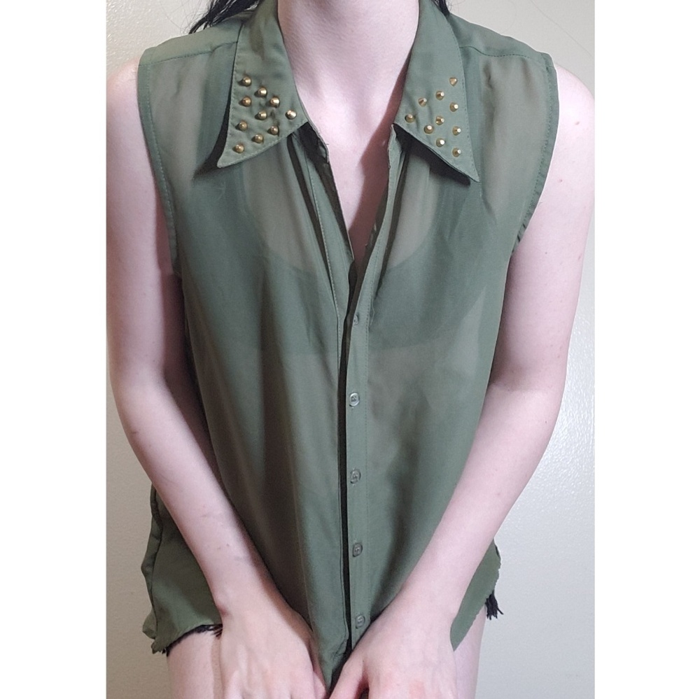 Studded collar green blouse - Picture 3 of 3